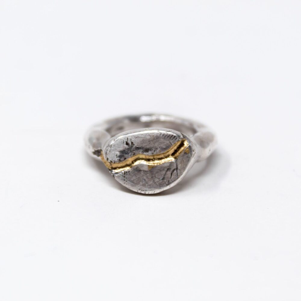 Anello Chevalier Ovale Imperfetto Kintsugi